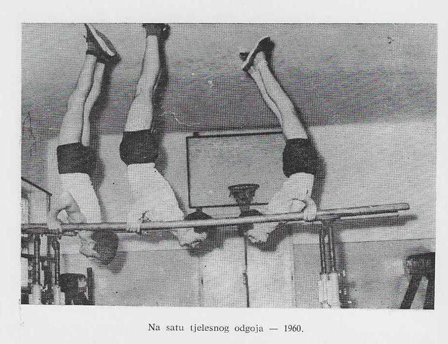 Gimnastička vrsta učenica Gimnazia 1957.