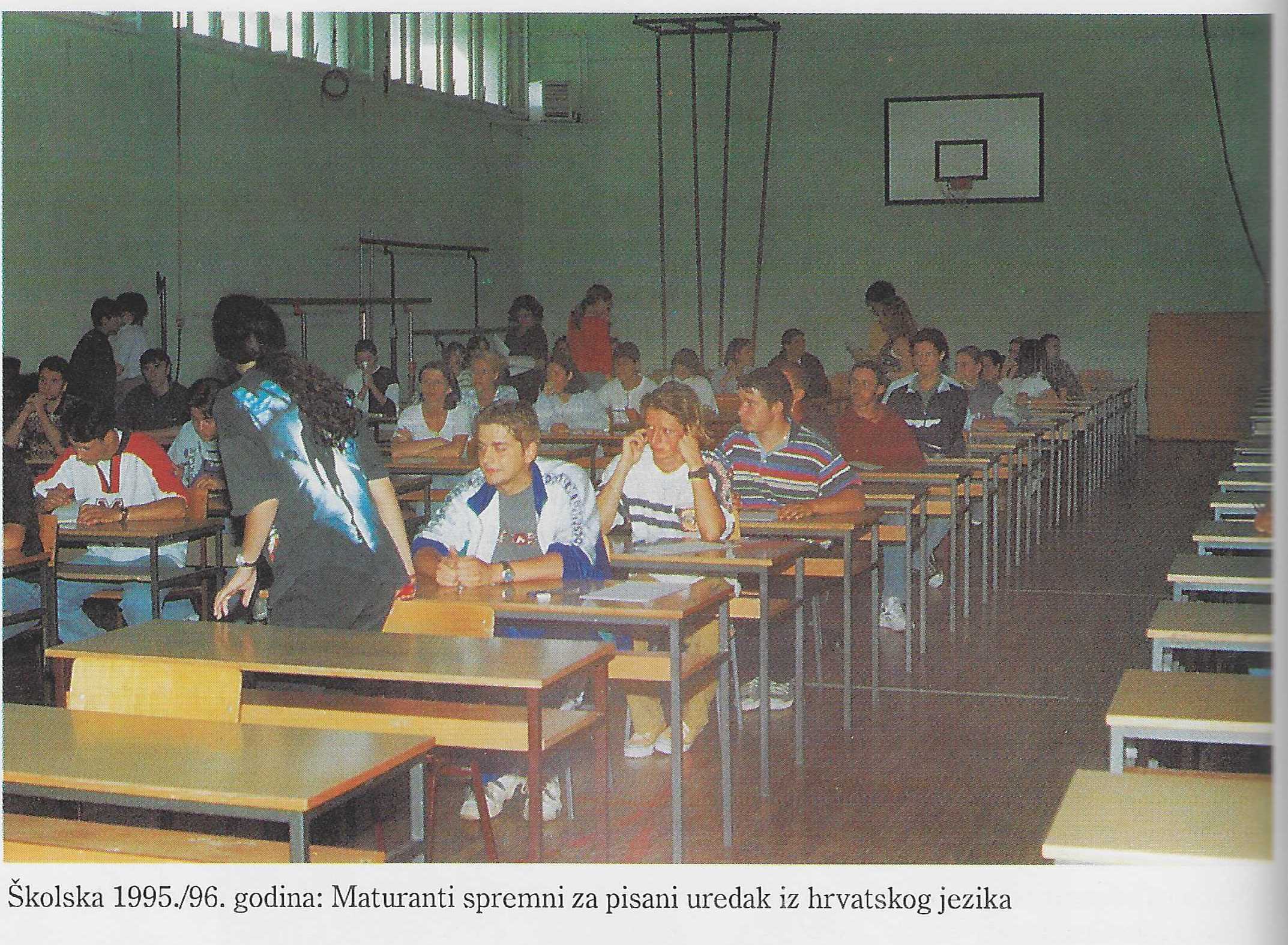 Maturanti na pisanom uratku iz hrvatskog jezika, školska 1995./96.