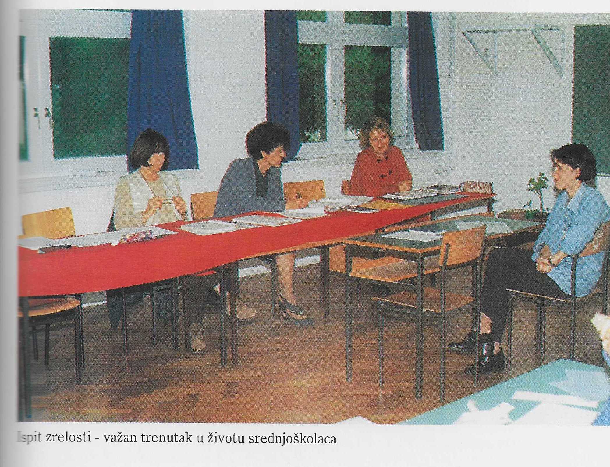 Profesorice komisija na usmenom ispitu — matura prirodoslovno-matematičke gimnaz.