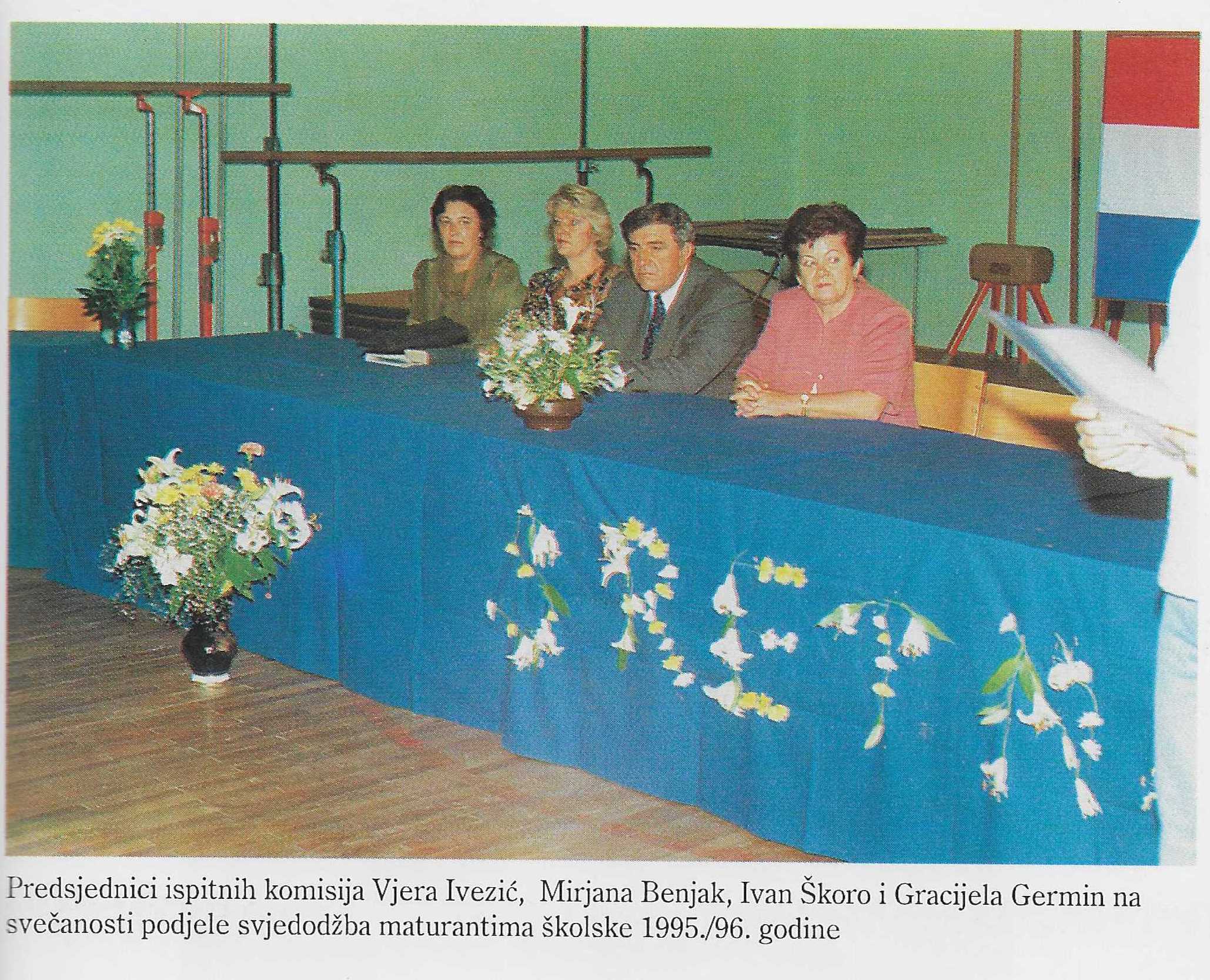 Predsjednici ispitnih komisija Vjera Ivezić, Mirjana Benjak, Ivan Škoro i Gracijela Germin na svečanosti podjele svjedodžbi